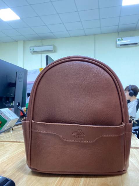 Balo ngoài đẹp hơn trong hình nữa ạ .. bên ngoài nhỏ xinh mà bên trong khá rộng ..đi chơi đi làm đều đc ... thank shop nhìu ạ