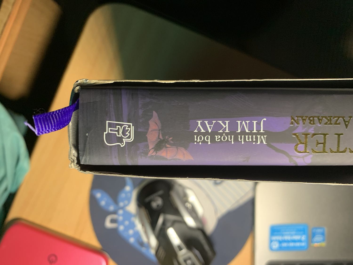 Sản phẩm giao cho mình lần đầu tiên gặp phải lỗi ngoại quan sau khi thông báo thì không được đổi ???? Với lí do là đã quá 24h đổi trả mà đơn này mình nhận hôm 19 xog hôm 23 mới mở ra xem vì có việc chưa mở được thì thấy lỗi như thế này các trang thương mai điện tử khác thì miễn phí đổi trả trong 7 ngày vậy mà tiki như thế này từ nay về sau cạch mặt tiki