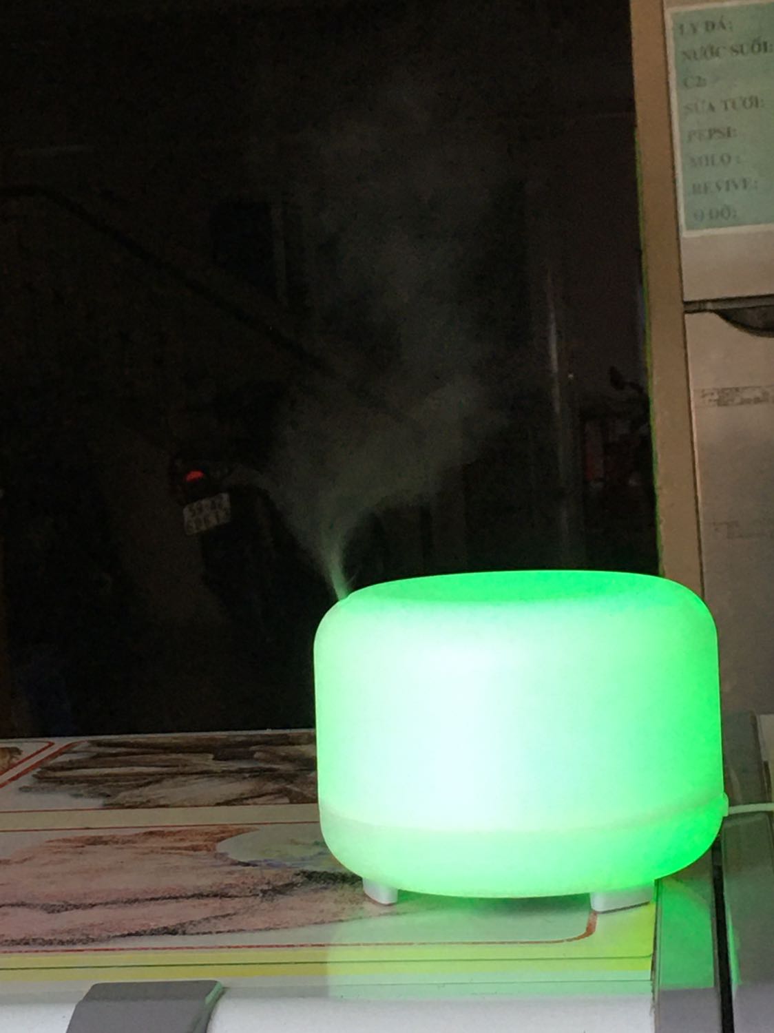 Thiết kế đẹp tinh tế sử dụng tốt.kết hợp tinh dầu giúp cho căn phòng bạn trong lành