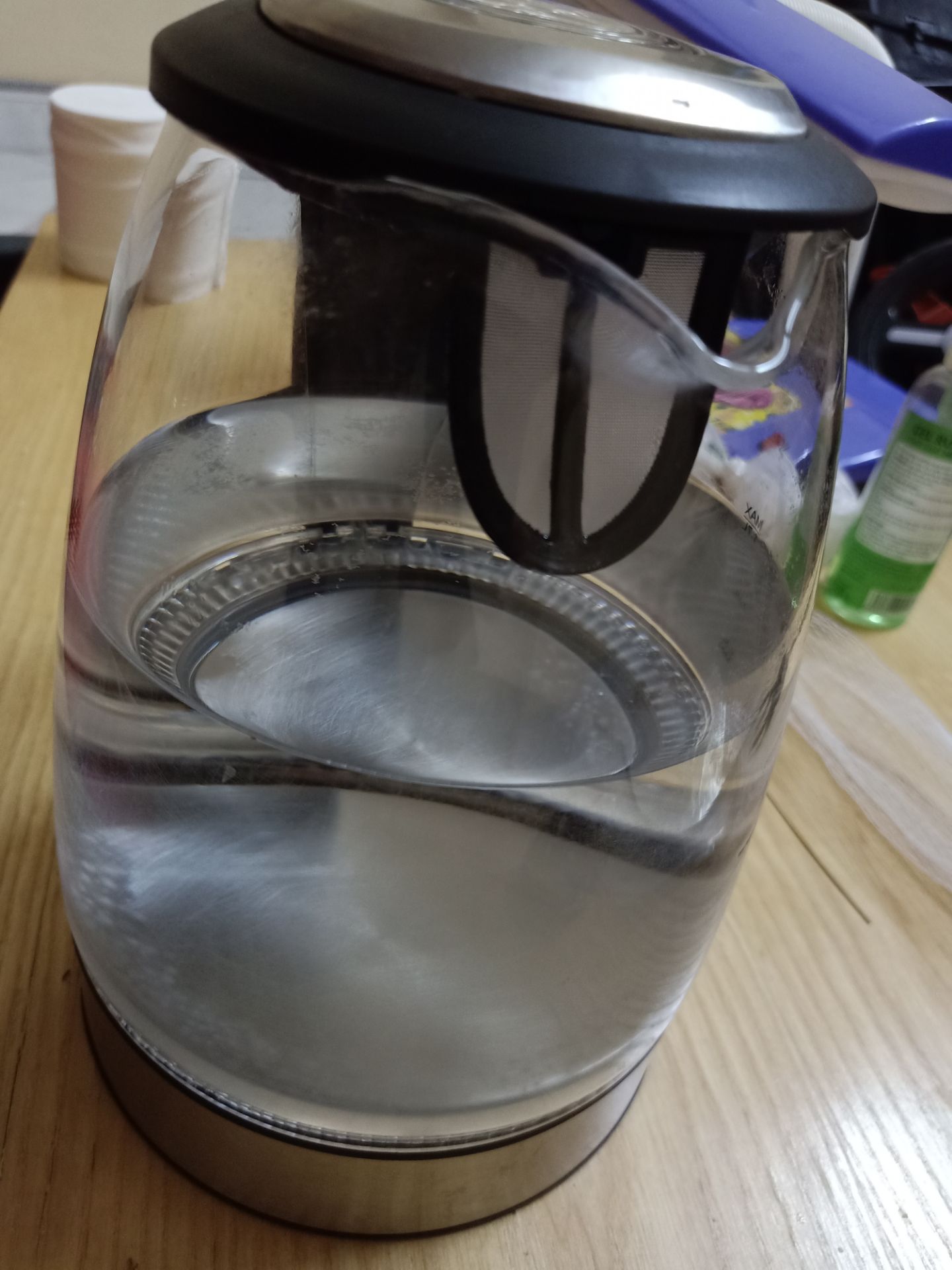 Làm sạch cặn bình rất nhanh, mình để qua đêm sáng dậy thấy sạch bong.
Quên mất k chụp ảnh lúc chưa cho gói bột vào. Tuy nhiên sản phẩm đã làm tốt nhiệm vụ. Lần sau sẽ mua tiếp