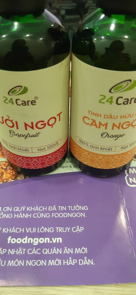 Giao hàng nhanh, đúng và đủ số lượng, shipper thân thiện, nhiệt tình.
Đóng gói đẹp và kỹ.
Tinh dầu có mùi hương tự nhiên, 2 lọ này rất ngọt, bôi lên tóc rất thích, bôi lên cổ tay áo thì thơm như dùng nước hoa, khử mùi tốt, giúp dễ ngủ nữa