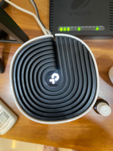 Phủ sóng tốt, dễ lắp đặt, đến hiện tại xài vẫn chưa thấy vấn đề gì lớn, có vấn đề nhỏ là máy Mac bắt wifi lúc vừa khởi động hơi chậm Phủ sóng tốt, dễ lắp đặt, đến hiện tại xài vẫn chưa thấy vấn đề gì lớn, có vấn đề nhỏ là máy Mac bắt wifi lúc vừa khởi động hơi chậm