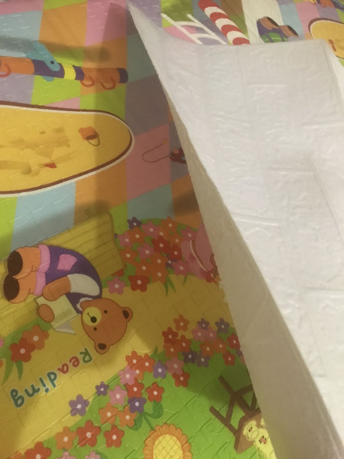 Mình mua đồ ở kiti kha nhieu.Lúc đầu tin tưởng lắm, đặt hàng ưng ý. Lần này mua sốp dán tường không giống như miêu tả. Mỏng dính quá thể không nổi 1 li. Và không thể dán tường nổi luôn. Quá thất vọng