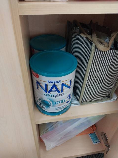 Có 1 túi bị bung cái miệng túi, nên gạo k còn ở trạng thái hút chân không nữa, hở 1  lổ có thể thấy đc cả gạo, vậy mà còn gửi cho khách, vì mình mua cho, đáng lý shop nên  giữ lại túi đó, dập miệng túi ẩu lắm, quên k chụp lại hinh