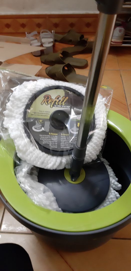 giao hàng nhanh.đóng gói cẩn thận.hàng mới ko xây xước.đã kiểm tra thấy chốt ok.nhưng ko biết có bền ko chứ thấy ko yêm tâm vì quá nhỏ sợ bẻ lên bẻ xuống vài lần gãy thì phí công.xô nước chắc chắn.mong nhà sant xuất chú ý chỗ bẻ chốt dùm