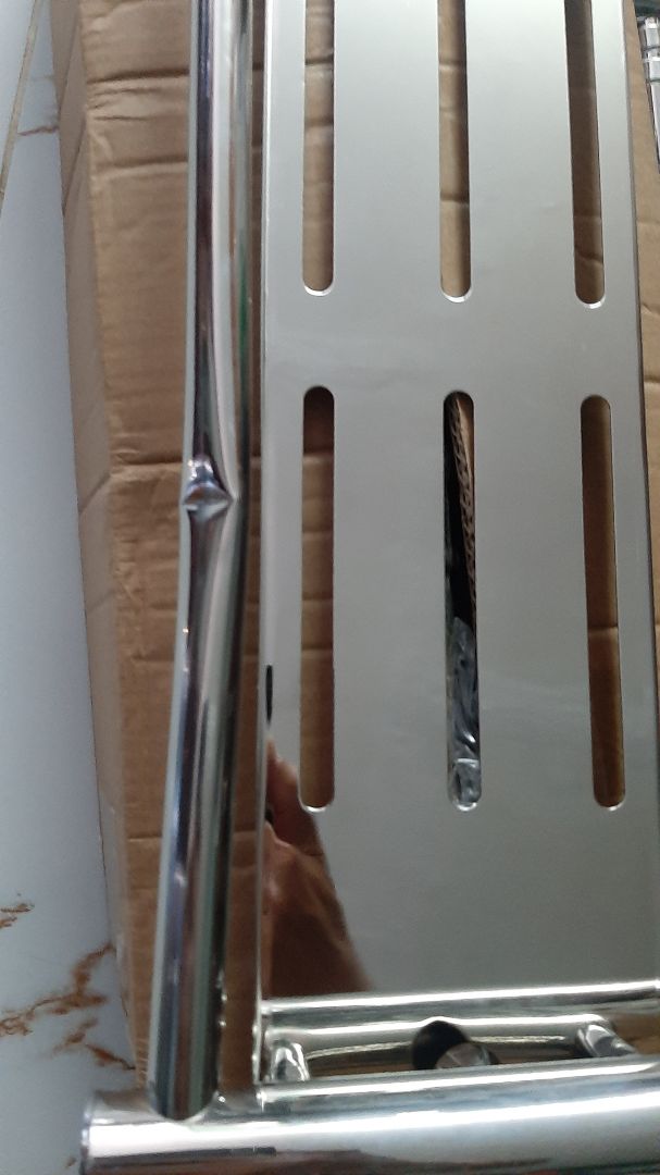 Sản phẩm móp méo như thế này mà cũng đóng hàng giao cho khách ? . inox mỏng chưa từng thấy , "tốt mã rã đám" . đúng là "đồ mua trên mạng". Ai không tin mua thử thì biết !