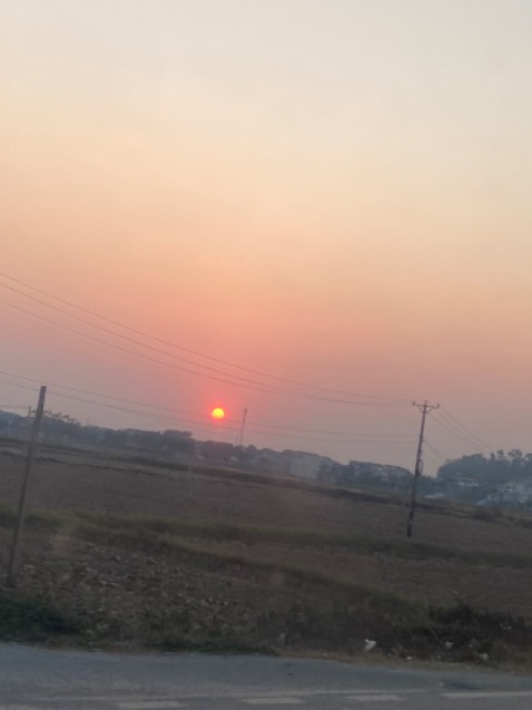 Nội dung mình chưa đọc vì dạo gần đây đọc nhiều sách về chiến tranh quá, không dám đọc tiếp