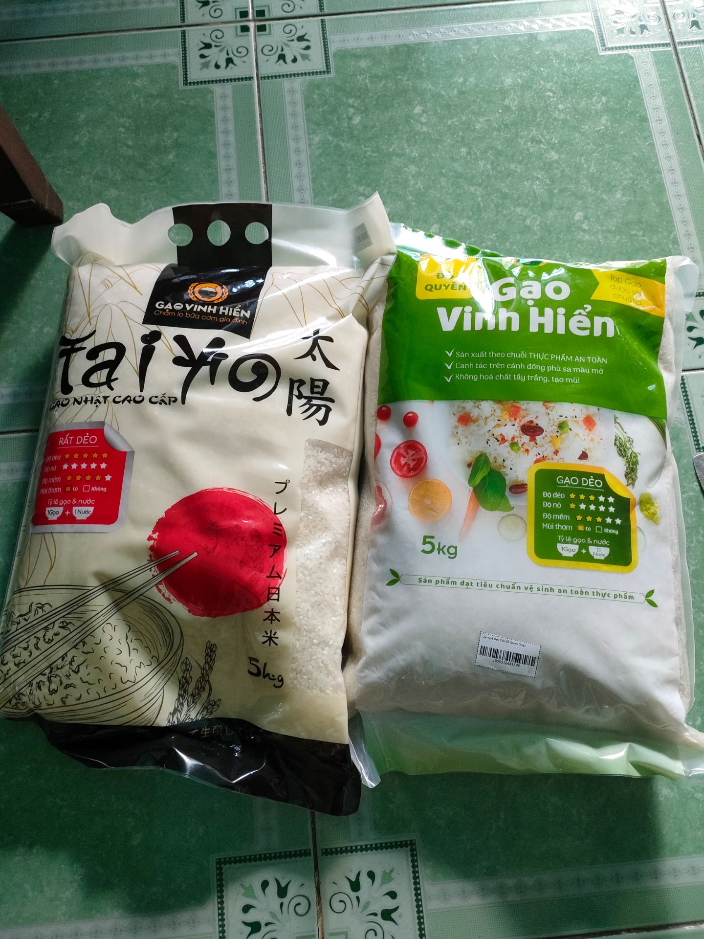 Gạo được đóng gói đóng thùng gọn gàng, đẹp. Hạt gạo tròn thích hợp để làm cơm nắm. Ăn rất ngon, Mình mua lúc được giảm giá. Sẽ ủng hộ nhiều nhiều. Gạo được đóng gói đóng thùng gọn gàng, đẹp. Hạt gạo tròn thích hợp để làm cơm nắm. Ăn rất ngon, Mình mua lúc được giảm giá. Sẽ ủng hộ nhiều nhiều.