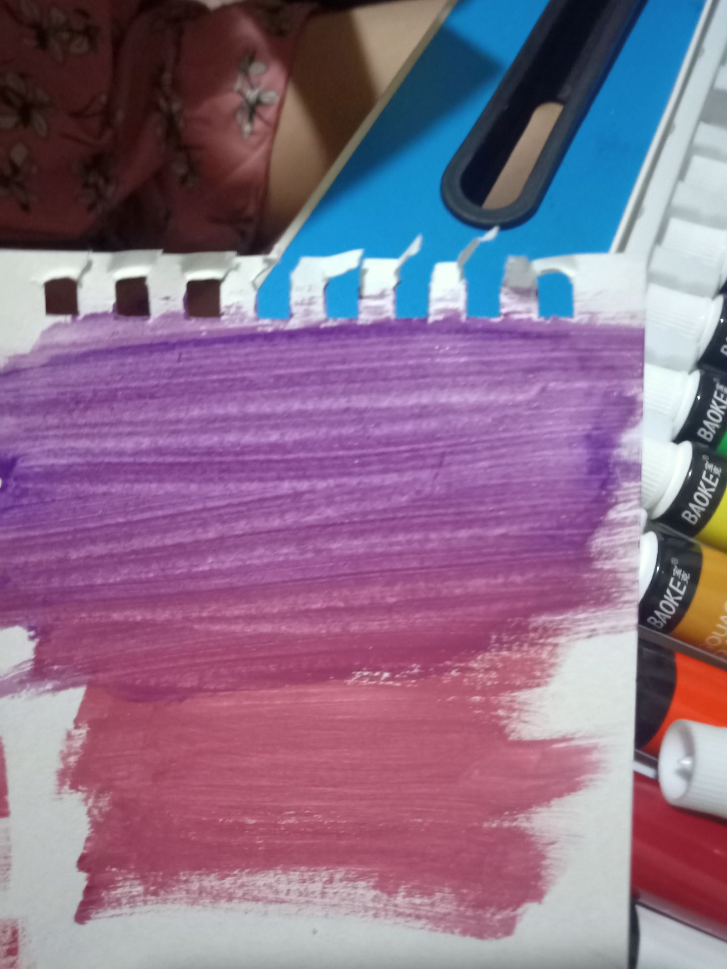 Màu đểu lắm ạ không lên mua phí tiền 
màu thì nhợt nhạt cả tuýp có 12 ml mà lúc đầu mở ra cả 2ml nước vàng không thể chấp nhận đc