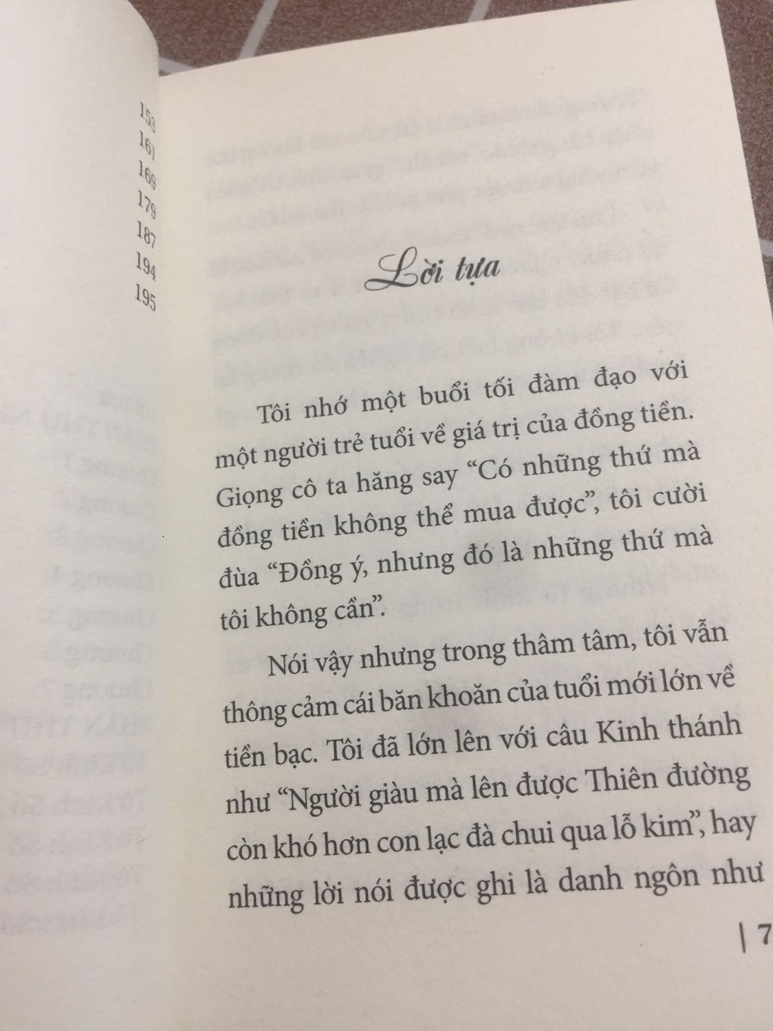 Sách rất đẹp , giá rất tốt mà giá trị nó mang lại thì không thể định giá được chất liệu giấy tốt làm cho quyển sách cầm không bị nặng. 
I love you Thai Pham tập đoàn Happy live