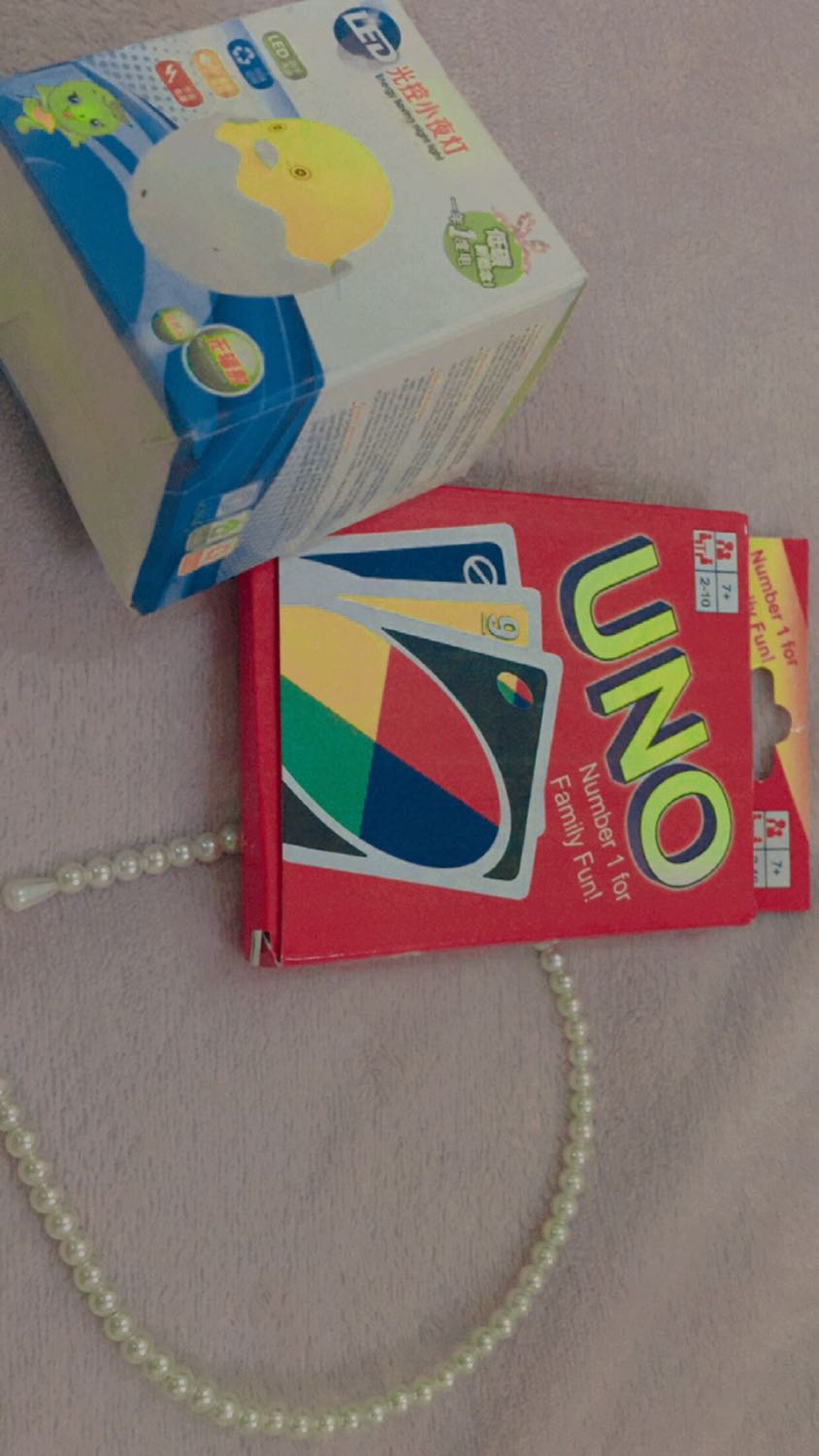 Cài tóc này em cũng săn được deal 7k + freeship luôn hèhee, mua bé này vì em của em rất thích, mua về thì cũng không còn gì bàn cãi luôn ạ, giao nhanh và đóng gói cũng kĩ nữa chứ, rcm cao ạa?