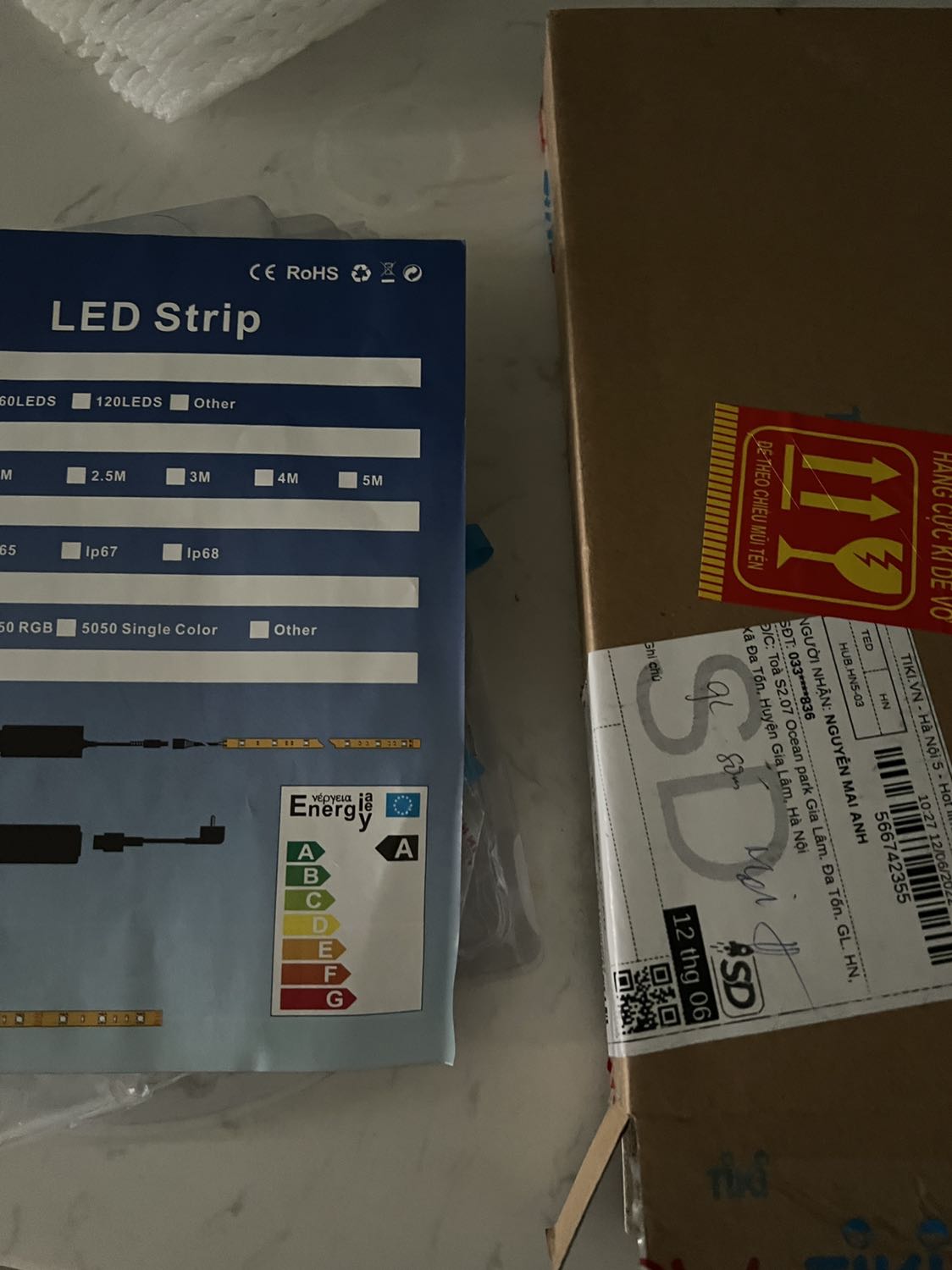 Rất may là ko phải quá tam ba bận, nhưng mình khuyên các bạn khi mua sản phẩm nên *** trc khi dán, vì có thể sẽ làm đứt mạch như mình để rồi phải đặt lại lần 2. tks shop