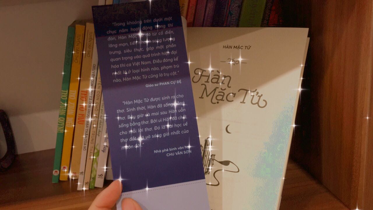 Sách rất là đẹp, chữ in không quá nhỏ, cầm sách độ dài chiều rộng rất vừa tay vừa mắt, nice.