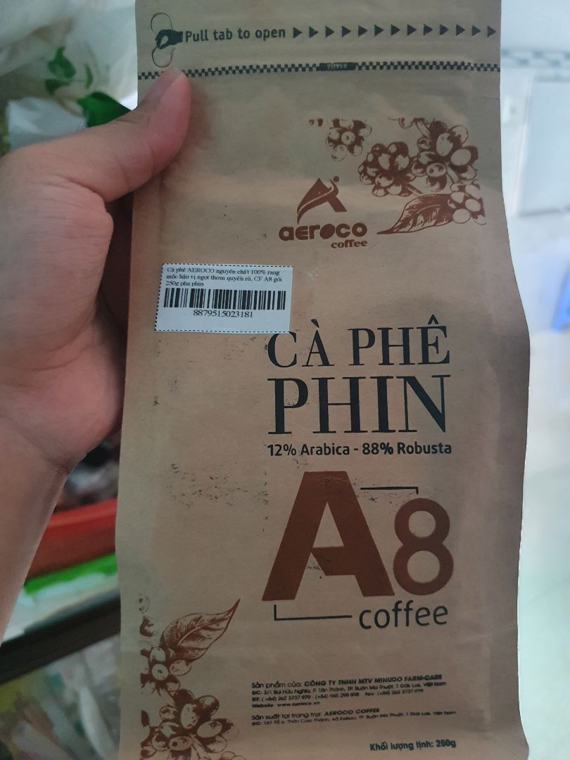Cà phê thơm, nhẹ nhàng không quá đậm, phù hợp với những ai thích hương vị nhẹ, giá tốt, phù hợp túi tiền. Giao hàng nhanh chóng, đóng gói tốt.