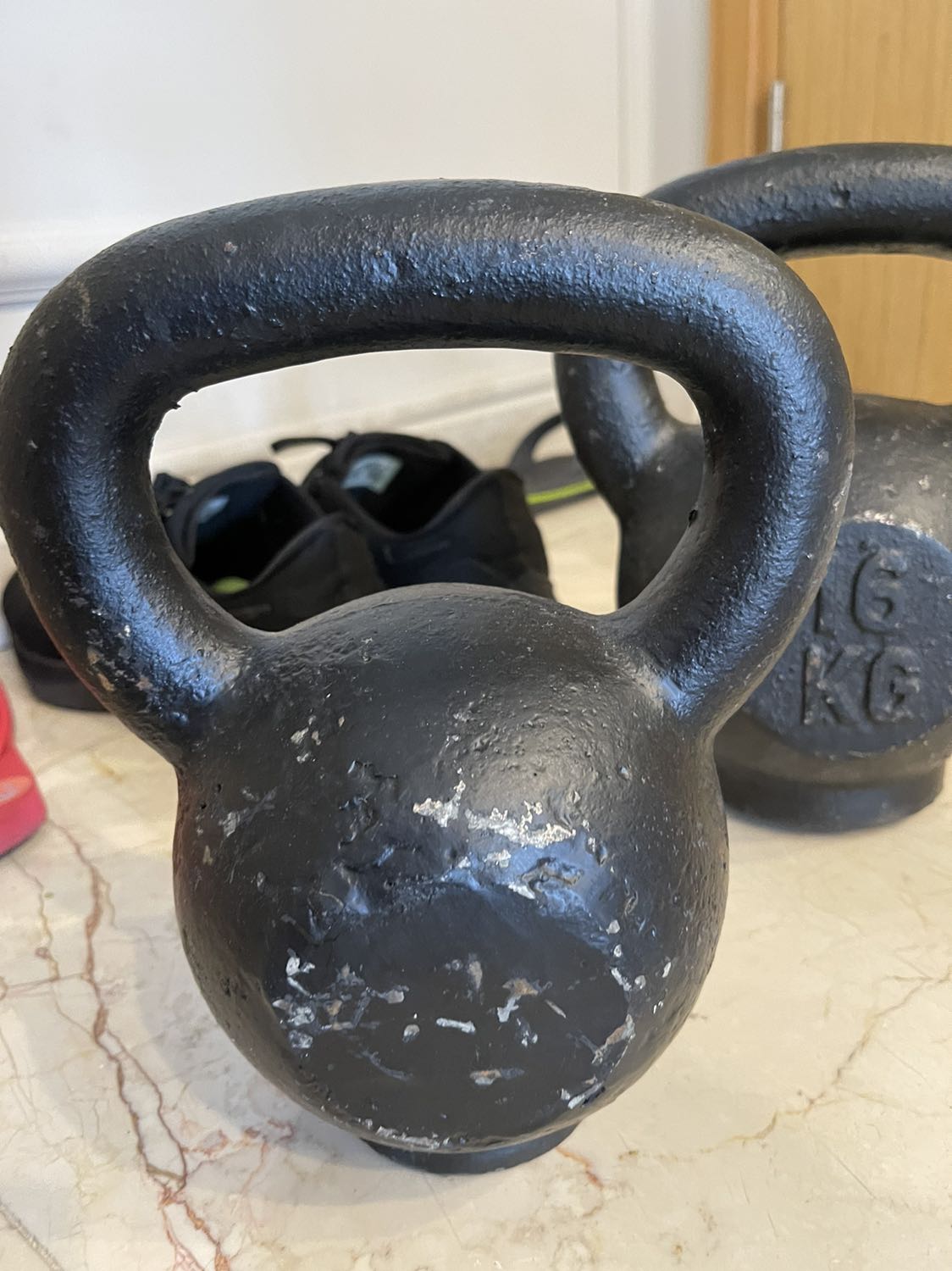 Chất lượng quá tệ, mình chờ hơn 2 tháng, nhận về là 2 cục tạ xước lên xước xuống