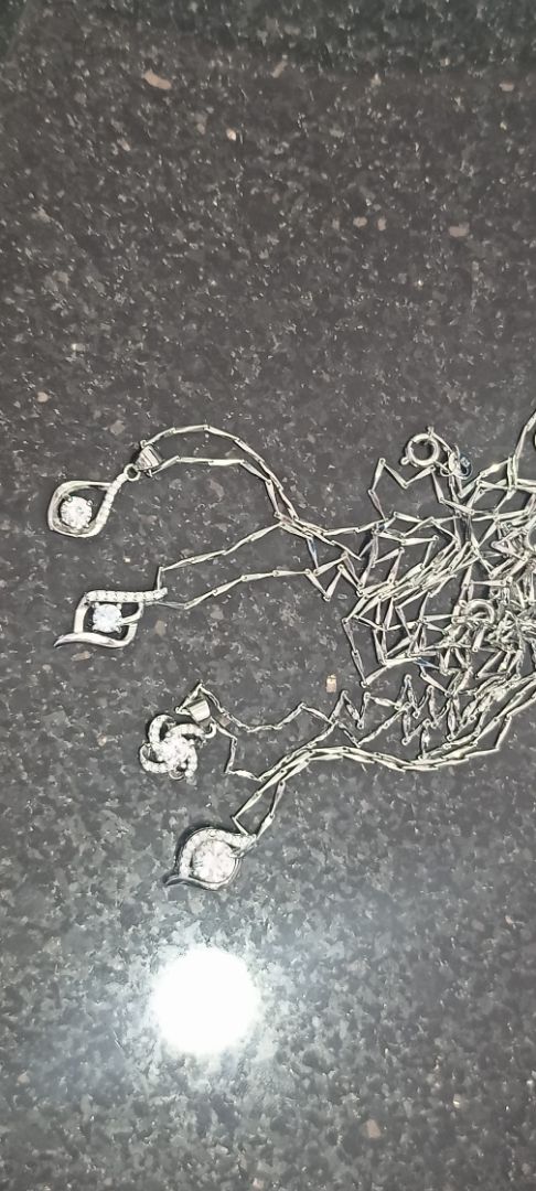 Cảm ơn shop, mua cả 4 dây đều rất đẹp và sáng , sản phẩm tốt y như quảng cáo sẽ tiếp tục ủng hộ shop . Cảm ơn Tiki mình rất yên tâm khi mua hàng ở TiKi .