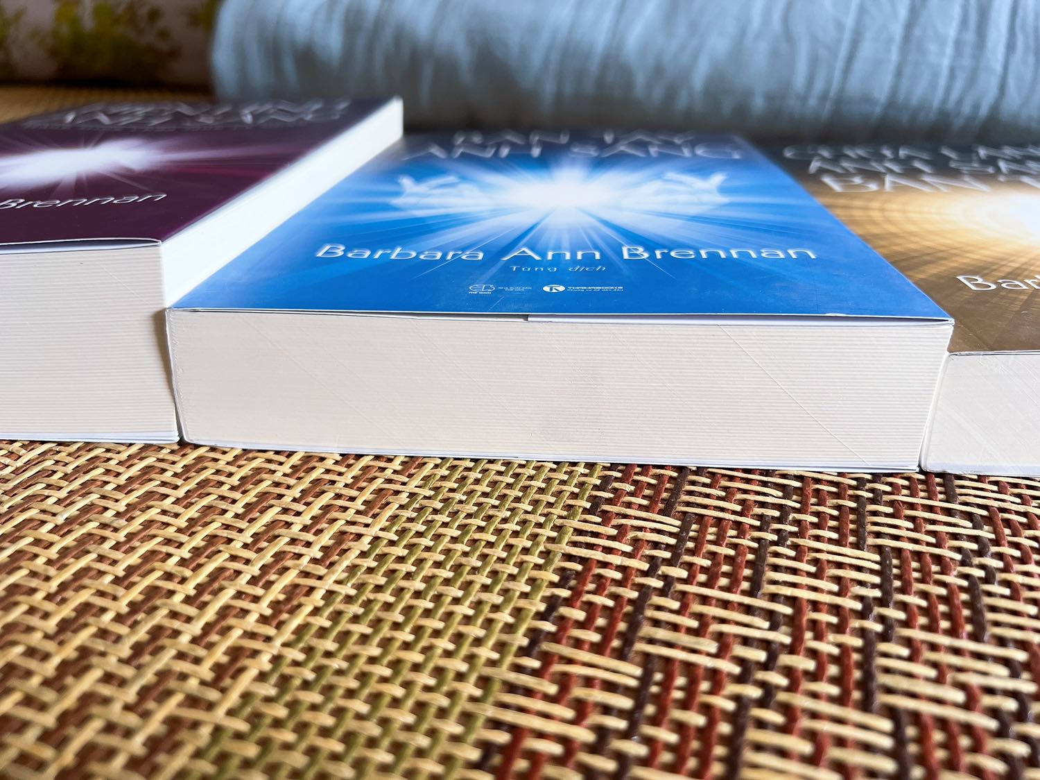 Mình có thói quen mua sách là mua cả bộ nên khi nhận được sách mình chỉ chưa hài lòng về ngoại quan, còn nội dung sách thì mình không nhận xét do chưa đọc, nhưng bộ 3 này thuộc chủ đề tâm linh nên mình rất quan tâm về sự trải nghiệm của tác giả.