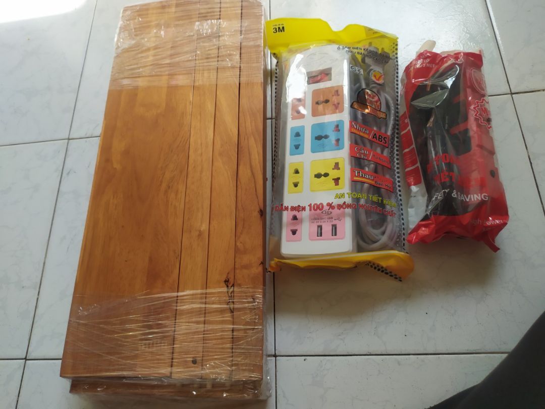 Nhà mình có sử dụng nhiều thiết bị điện công suất cao cùng lúc (lò nướng, lò vi sóng, bếp điện). Ổ điện vừa gọn, vừa tiện bền và chịu được điện năng tiêu thụ cao