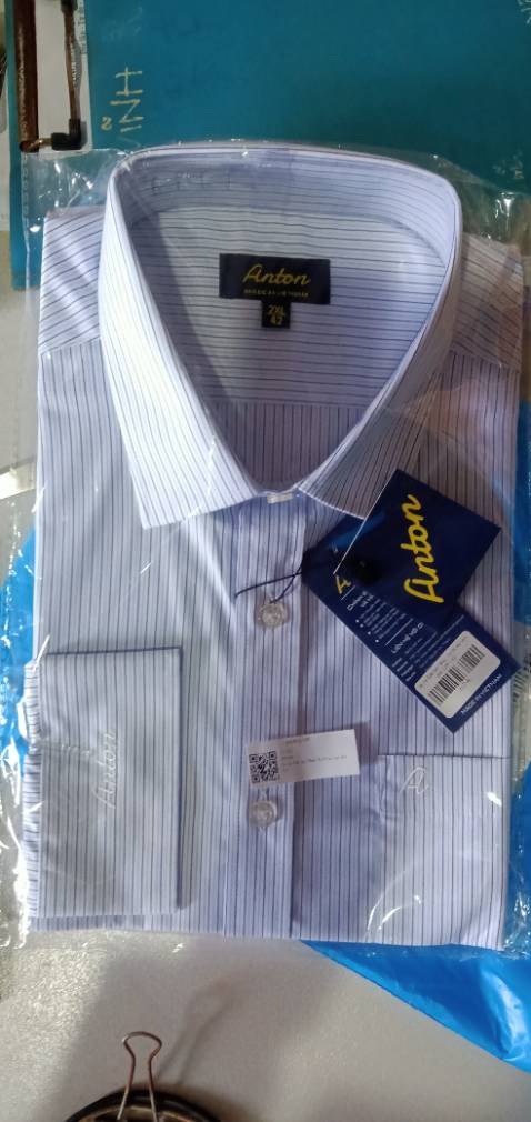 Không biết mặc có nóng không nhưng hàng nhận được thì cầm thấy vải rất rủ, mượt. hoa văn thích lắm. Sau này nếu ưng ý thì sẽ mua tiếp.