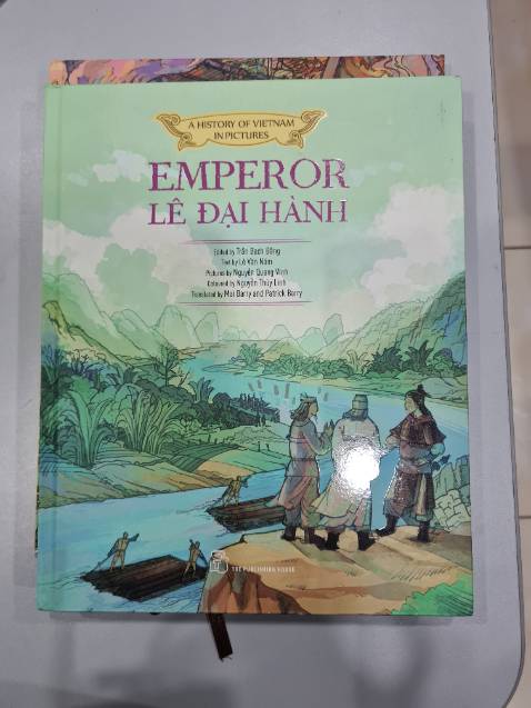 Nội dung khá sát với lịch sử, đọc dễ hiểu, màu khá đẹp