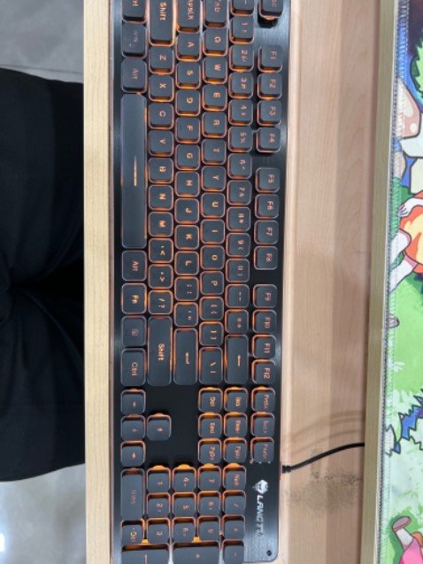 Êm, mượt. Cần thêm mút 2 đầu để đi chuyển an toàn hơn khi đóng gói