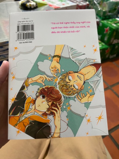 Truyện cute xỉuu, in sắc nét từng trang truyện, từng trang bìa, lần đầu mình đặt truyện mà ưng lắm luôn á, mình đặt tối qua mà trưa mai nhận được rồi, quá nhanh vỏn vẹn có nửa ngàyy, mọi ng nên mua nhee🥰😍