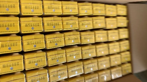 Sữa ngon vị trái dâu và chuối bằng trái cây tươi bé rất thích. Shop đóng gói cẩn thận, date tháng 6