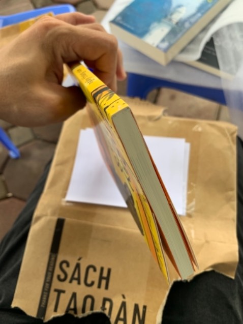 Sách mới gói cẩn thận. Nội dung mình chưa đọc