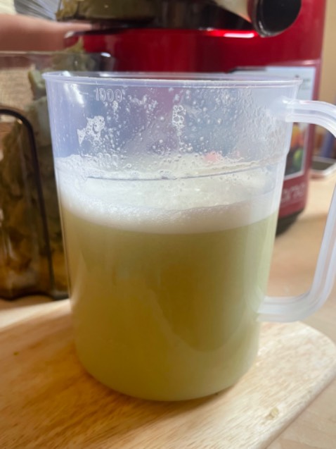 Vừa nhận hàng xong, máy đẹp, chạy êm, ép thử thơm thì khá kiệt nước còn ổi thì rất kiệt. Hài lòng với sp 😆😆