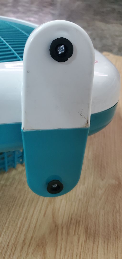 Quạt dùng ok, mạnh. Nhưng hàng giao trầy xướt nhiều quá, lười đổi nên dùng luôn. Quạt dùng ok, mạnh. Nhưng hàng giao trầy xướt nhiều quá, lười đổi nên dùng luôn.