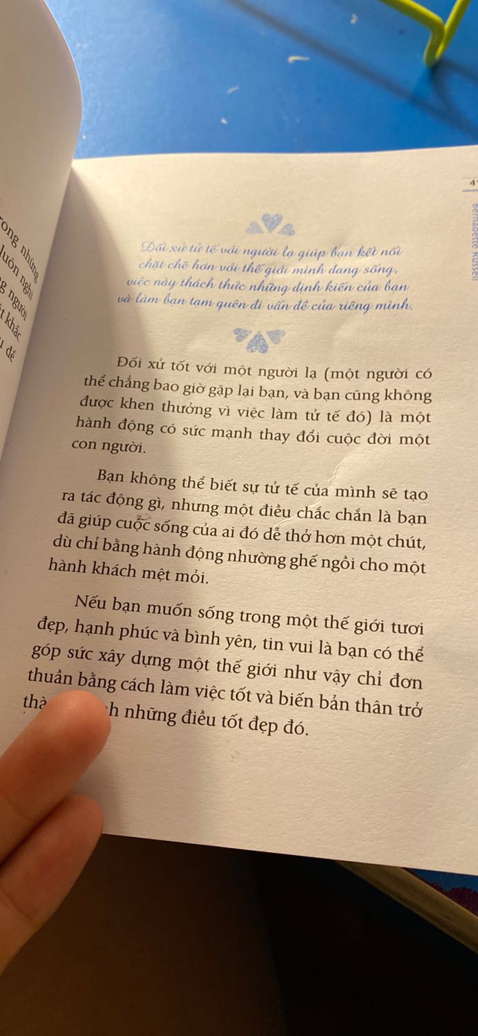 Đầu tiên phải biết tử tế với chính mình
Hãy làm việc tử tế mọi lúc mọi nơi , 
Nhỏ hay đơn giản là khen ngợi chính mình