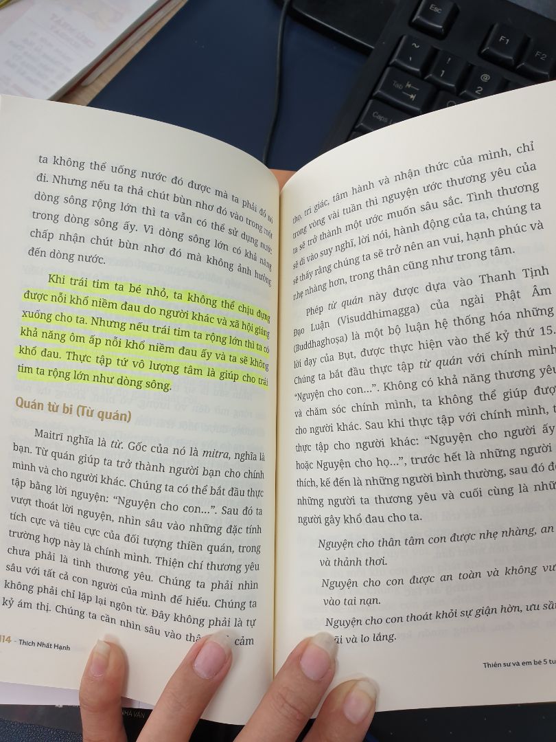 sách đẹp chất lượng. về nội dung thì cảm nhận cá nhân là: sách của tác giả Thích Nhất Hạnh có nhiều điều giống nhau, nội dung lặp đi lặp lại trong các quyển nhưng những điều tốt đẹp đó đọc càng nhiều cũng như chúng ta càng thấm, càng suy ngẫm, càng thực tập thì càng tốt nên mỗi ngày đọc vài trang trong các quyển ấy là thấy nhẹ nhõm để bắt đầu 1 ngày mới.