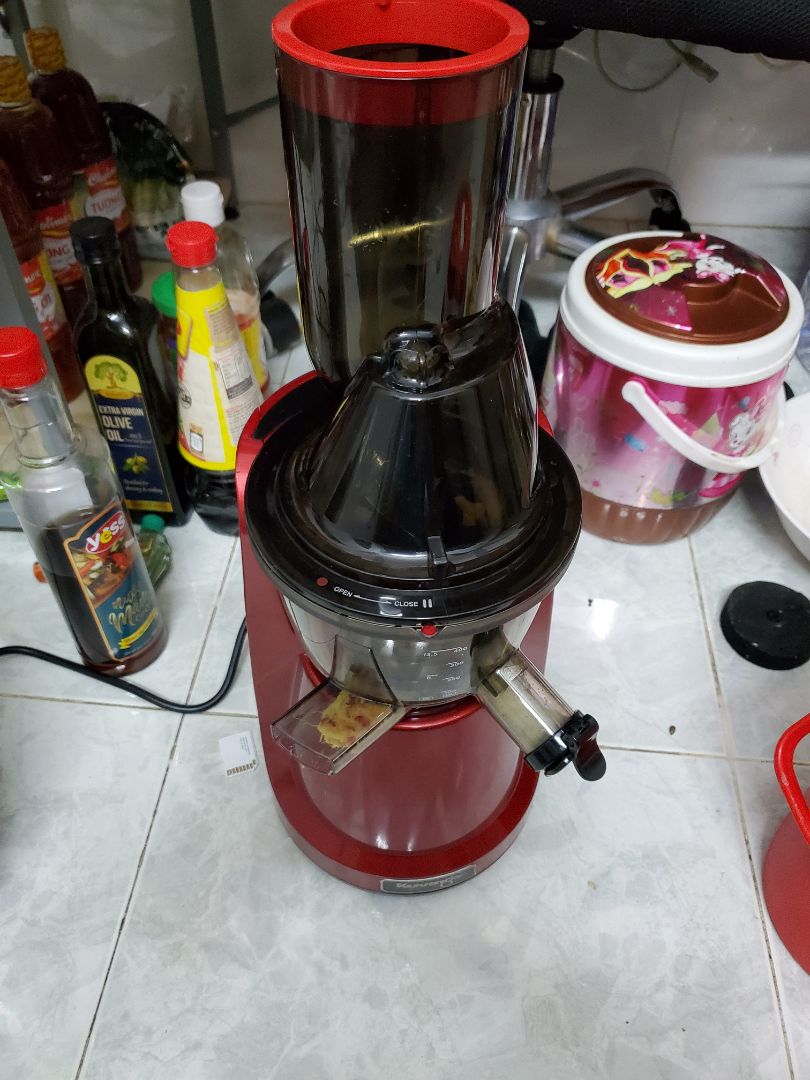 mình xài được 1 tuần rồi mới lên đánh giá.  sản phẩm ép tốt. ép rất nhanh. rau củ trái cây mình đều thử qua hết rồi. nước ép ra hơi bọt 1 tí. nói chung  rất hài  với sản phẩm này