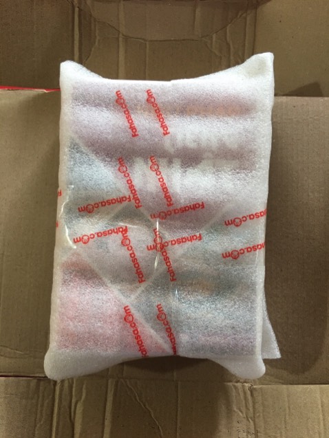 Hài lòng ! 
Sách đặt hết nên Fahasa thay bằng 1 quyển khác , cùng loại , giá tiền không đổi . 
Sách được bọc chống xốc và bọc nilong riêng cuốn sách . Sách mới và đẹp . Nhỏ gọn , tiện lợi .