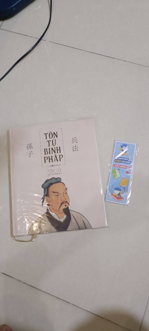 mua sách ở Tiki lúc nào cũng quá ổn đợt này còn được bọc sách nhựa dẻo quá oki được tặng kèm cả bookmark
giá bìa 160 mua km với giá 102, tuyệt vời!