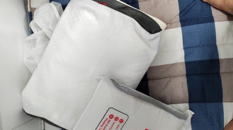 Ruột mùi thơm nhè nhẹ mà không hôi mủ. Con nó nằm mà cứ lấy đầu dụi dụi thấy ham