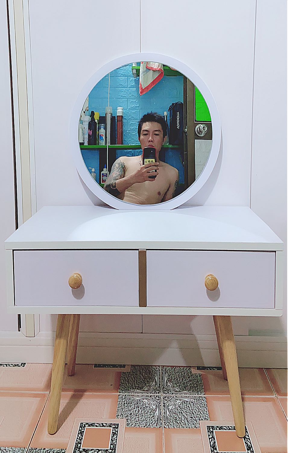 Qua xuât sắc,quá ưng,san phâm tốt,từ nước sơn cũng đẹp,nhìn sang trọng,xịn sò.... moi người nên mua va tin dùng sản phẩm ở shop nay,cho shop 500 sao luôn.