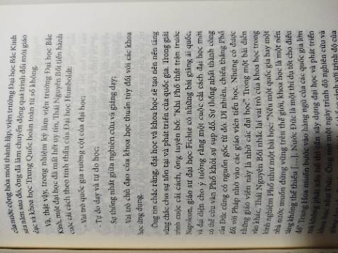 NÓI THẬT LÒNG THÌ ĐÂY LÀ CUỐN SÁCH LÀM TÔI CẢM THẤY HẠNH PHÚC.
một cuốn sách cực kỳ đáng đọc và hay, dành cho dân nghiên cứu học thuật và những ai muốn lên kế hoạch học tập suốt đời cho bản thân.
không có gì để chê từ văn phong của tác giả đến cách trình bày-in ấn của nxb và đến cả việc đóng gói-giao hàng. không bị gãy gáy, góc sách cũng còn nguyên vẹn. trang giấy in bên trong không lem màu, đặc biệt là mùi thơm của sách. 
tôi đã chờ đủ lâu để tiki giảm giá và freeship cho cuốn này và vừa đúng lúc cầm lên tay sau một thời tình cờ đọc được sách trong thư viện trường đại học.
cuốn này thực sự rất đáng để tìm-mua và để đọc.