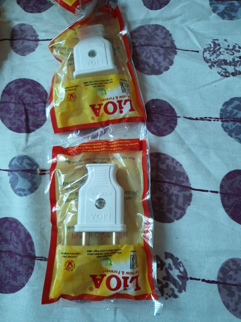 hàng trả cho tôi không đúng hàng tôi đặt mua. chủ shop treo dê bán ***. rất tệ.