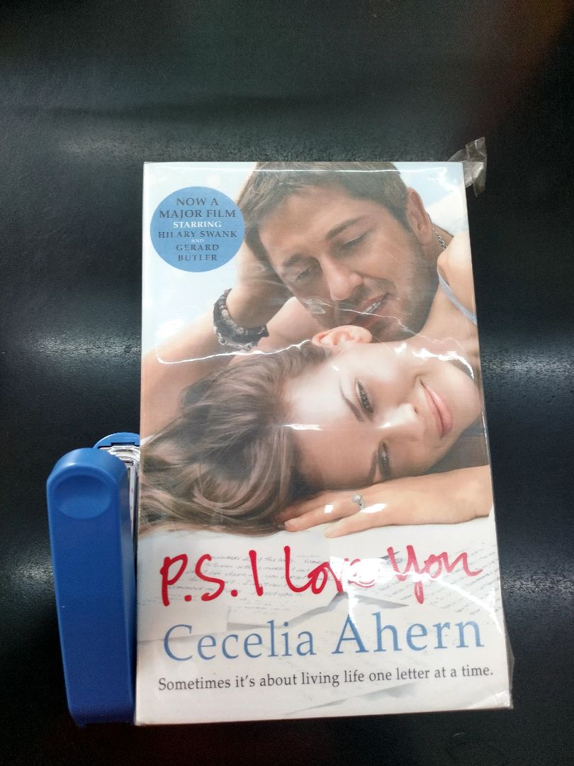 cuốn sách dày nhưng nhỏ, giấy mỏng, chưa đọc luôn nên chẳng biết ntn nữa