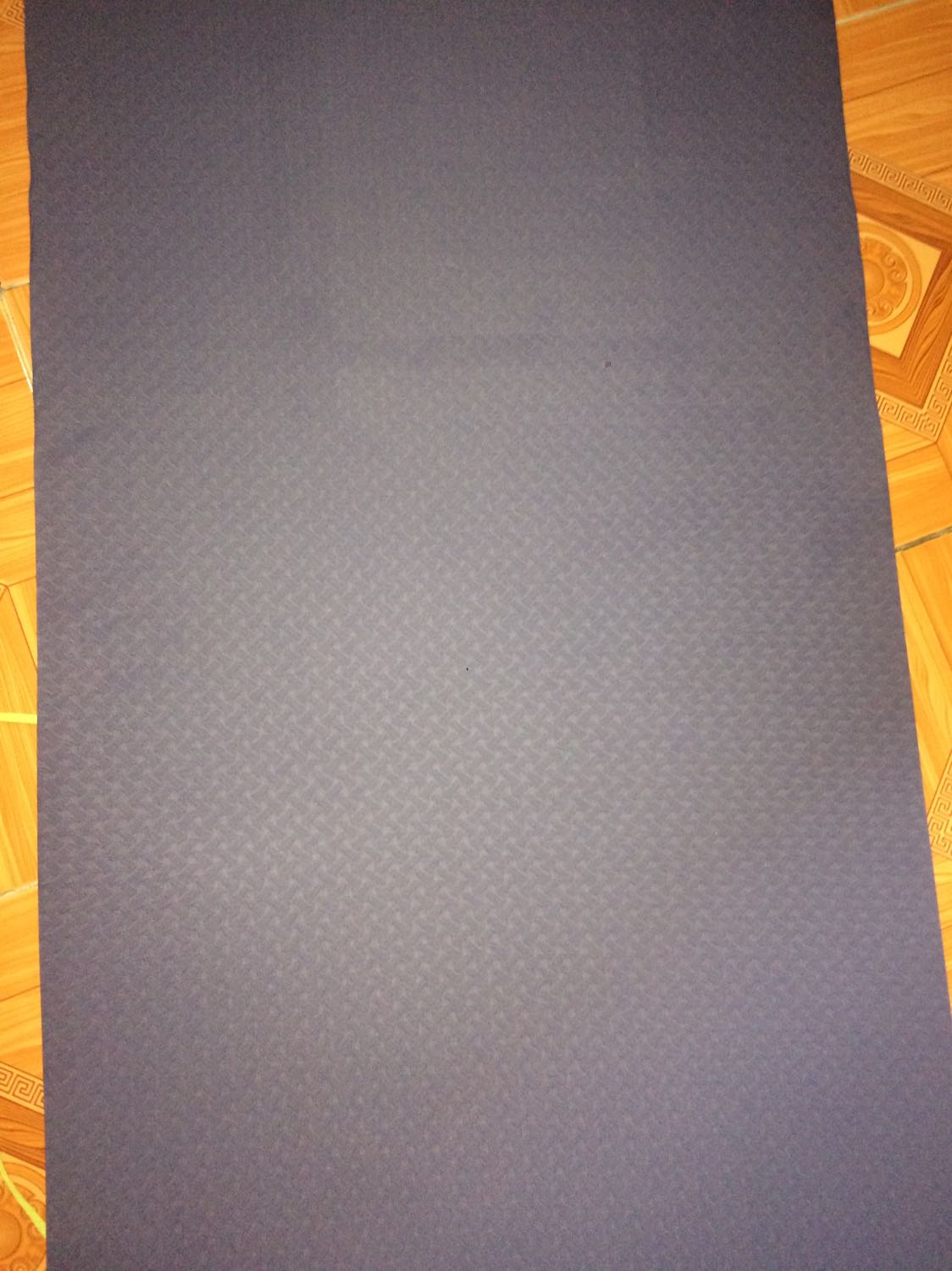 Tất cả đều ok , trừ độ dày của thảm . Dõ dàng ở phần mô tả sản phẩm ghi thảm dày 6mm nhưng về đo chỉ đc 4mm , cũng không biết là do nhầm lẫn hay như thế nào . Tuy nó chỉ là 1 lỗi nhỏ nhưng mình mong Tiki sẽ cẩn thận hơn trong các lần giao hàng tiếp theo để tất mọi người cảm thấy hài nhất khi mua hàng trên Tiki 

Thanks you !