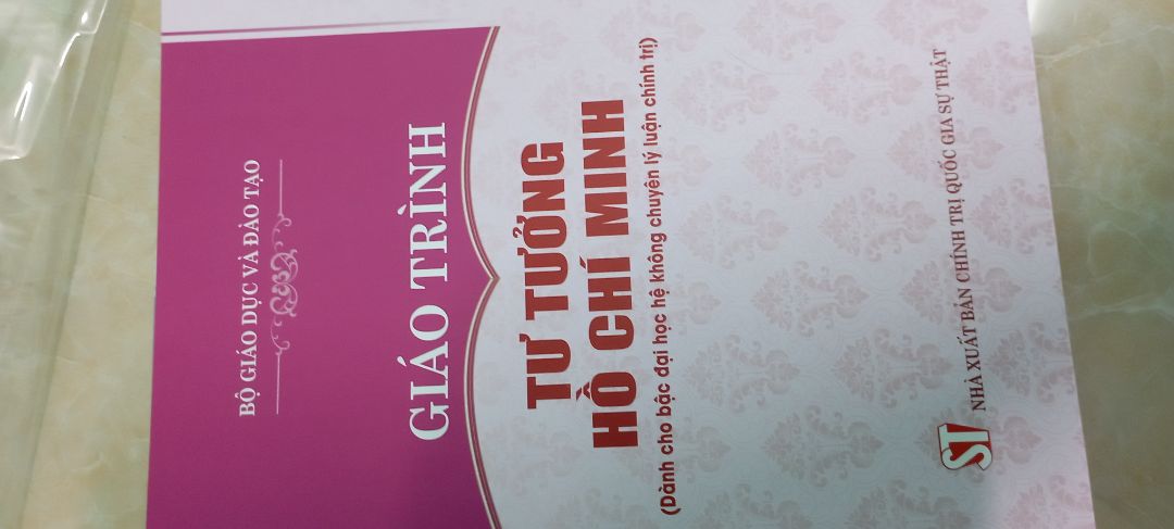 Sách đẹp giao hàng hơi lâu 1 xíu