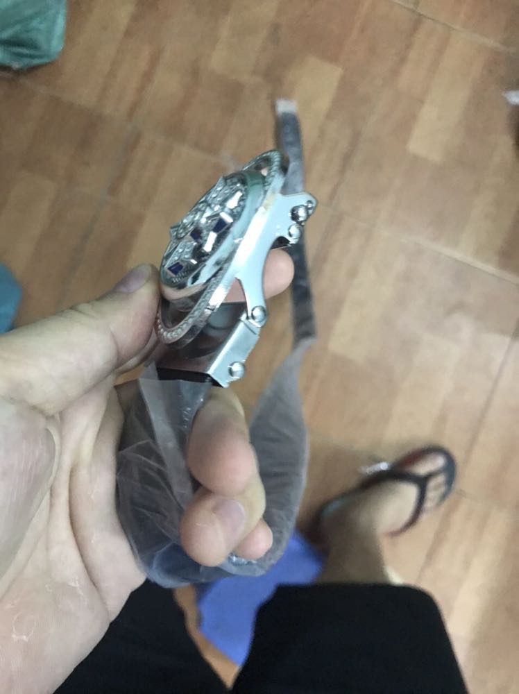 Thắt lưng đẹp quá. Sáng cứ như đính đá thật vậy. Dùng cũng khá là ok, chắc hắn và bền.