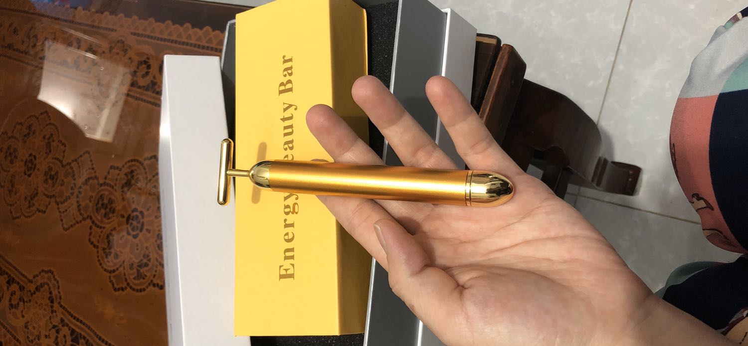 Sản phẩm trên cả sự mong đợi, chế độ nóng và lạnh đều rất ok, được tặng kèm bút masage, run mạnh đưa lên mặt quá đã. Với giá tiền này thì quá tuyệt vời. 
Thanks tiki và shop rất nhiều