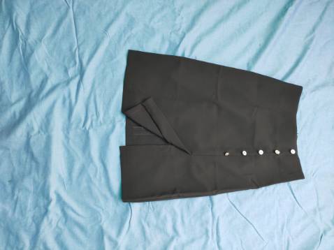 Chân váy rất đẹp, chất vải mềm mịn, shop giao hàng nhanh, rất đáng tiền