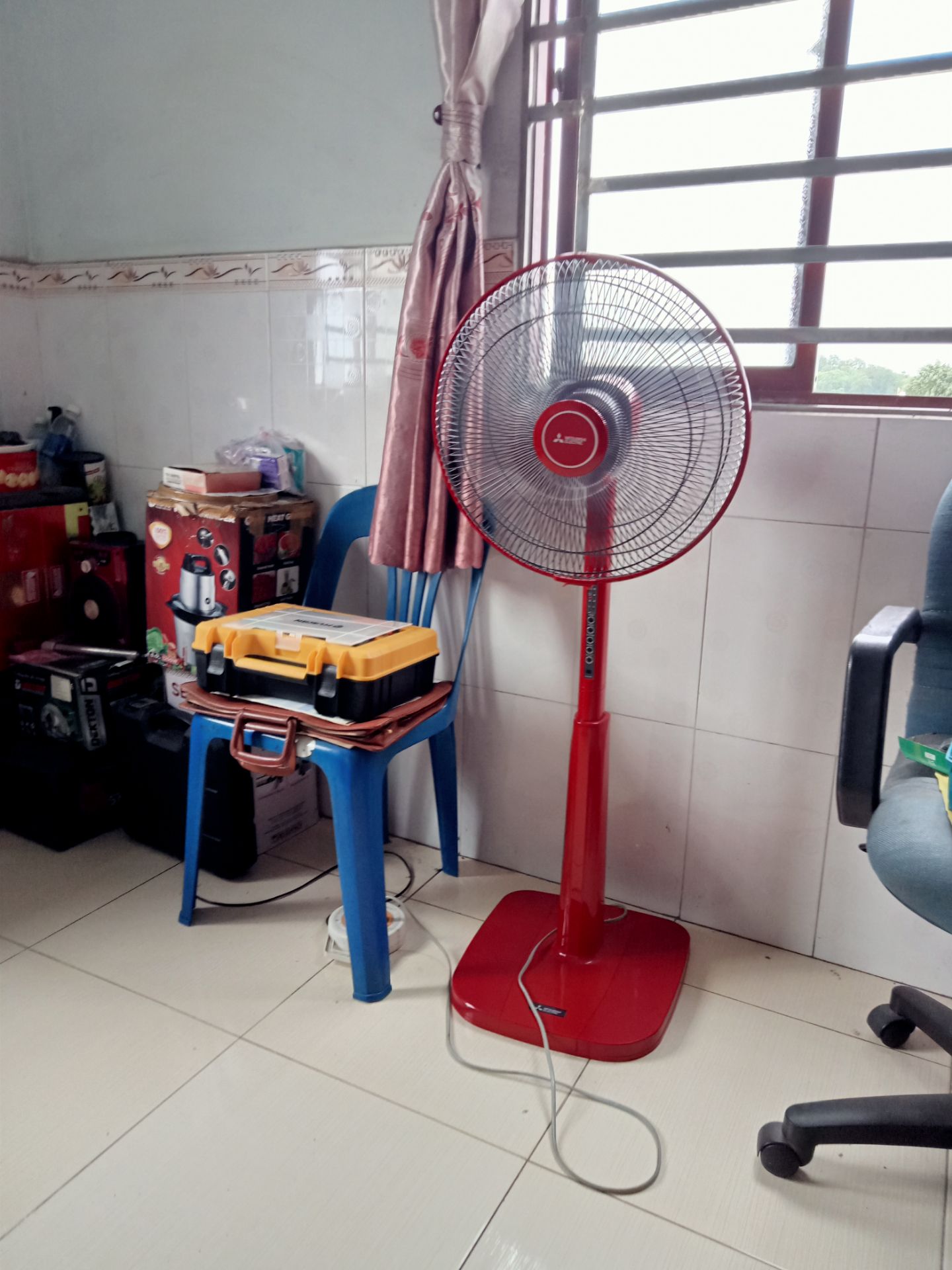 Nhìn hình thì đẹp thực chất mỏng manh như đồ chơi