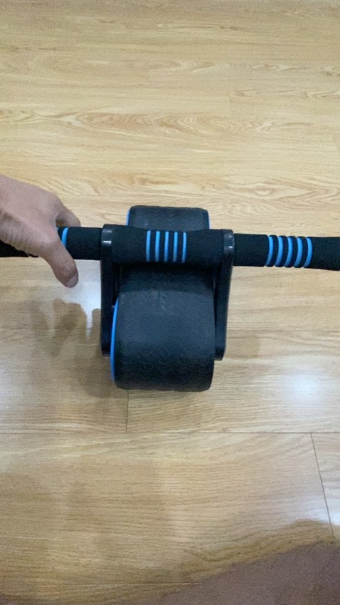 Sau một ngày dùng, mặc dù đã vặn chặt nhưng tay nắm bị xoay cả 2 bên gây trượt khi vươn xa Sau một ngày dùng, mặc dù đã vặn chặt nhưng tay nắm bị xoay cả 2 bên gây trượt khi vươn xa