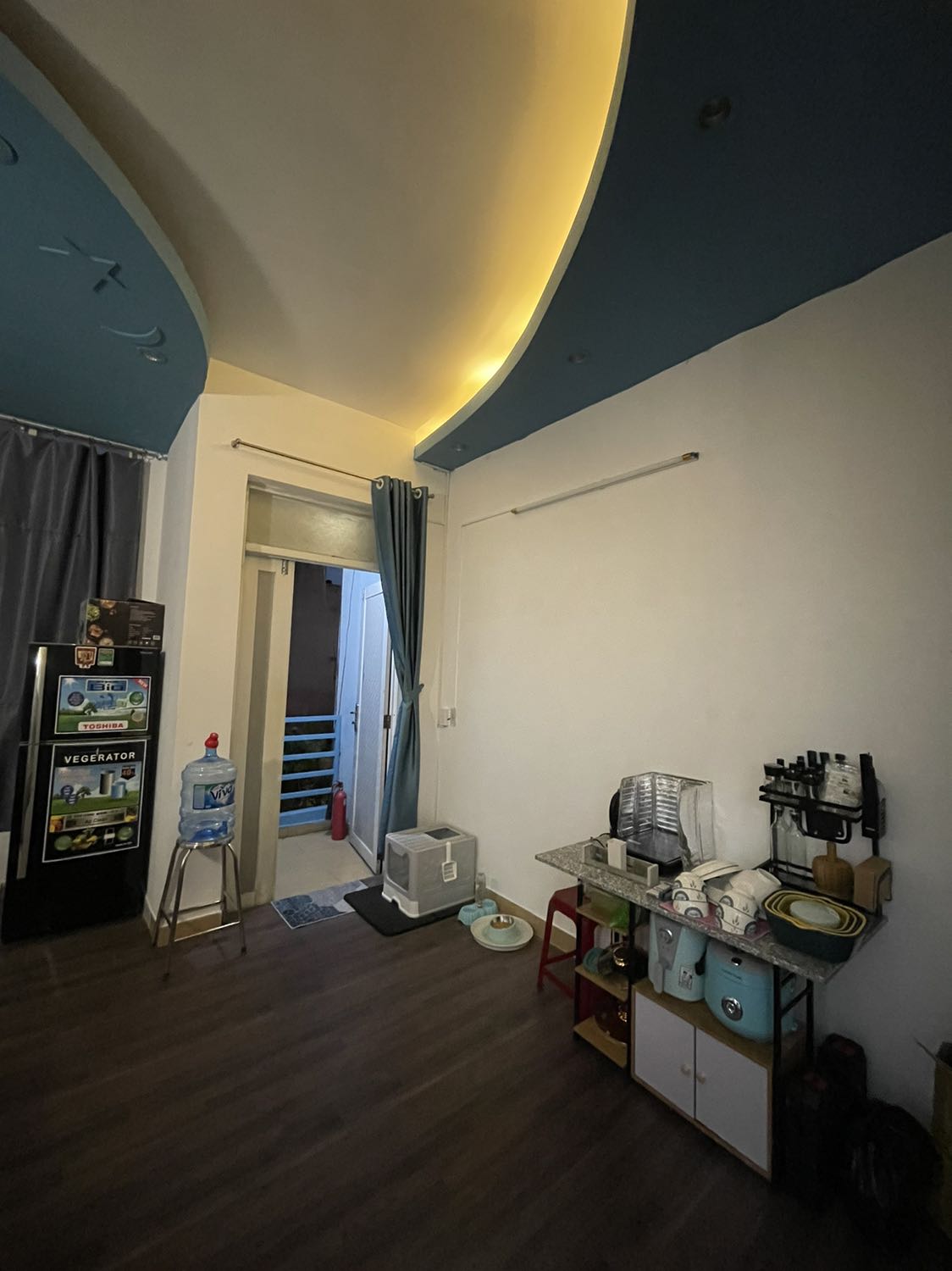 Nồi nấu nhanh, nhưng cơm chín phải nhắc ra luôn để chế độ hâm sẽ cháy cơm khô rang, mọi người mua cân nhắc vụ này