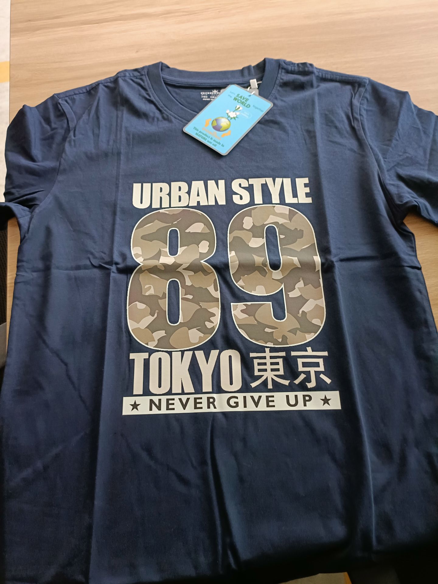 áo đẹp, vừa vặn với mình luôn, mới đặt buổi chiều mà sáng hôm nay đã nhận được đồ rồi, tiki giao hàng nhanh chóng, sẽ còn ủng hộ tiki lâu dài 👍👍👍