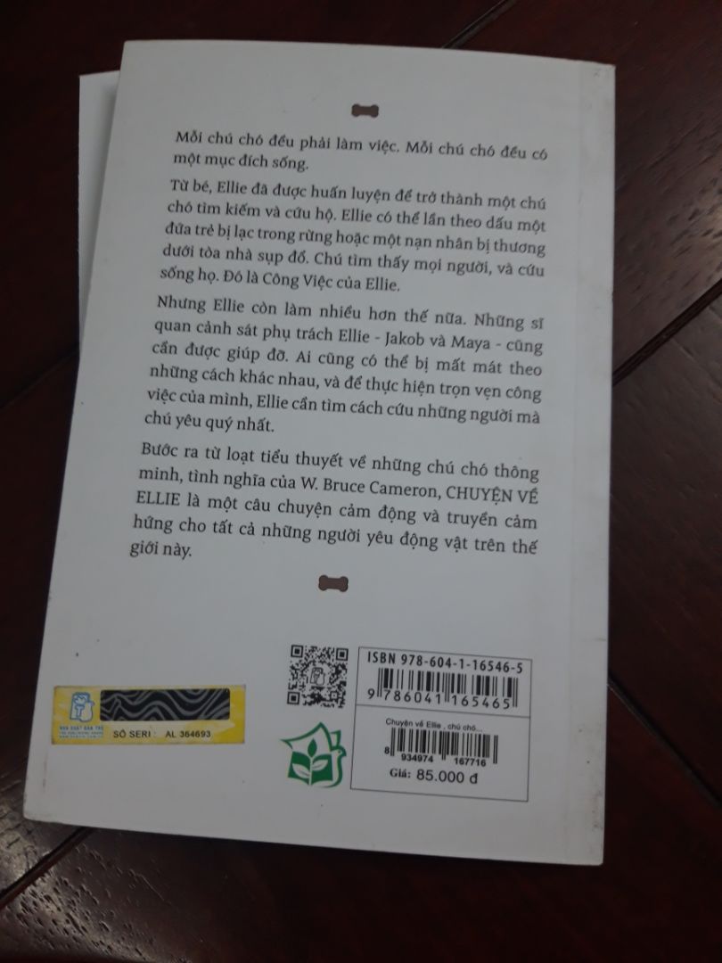 bìa sách nhiều bụi bẩn, tiki giao hàng nhanh